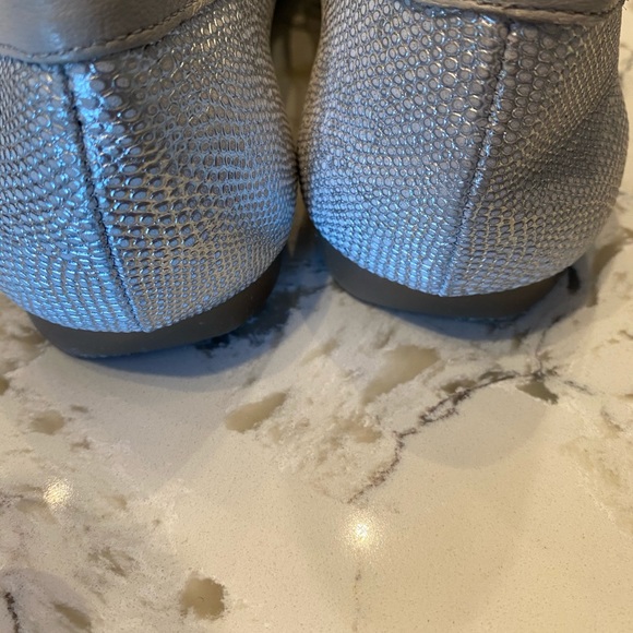 Nurture by Lamaze Silver metallic loafer Size 9.5 - Picture 4 of 8